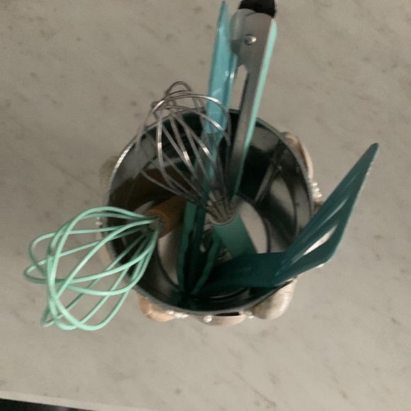 Shell decorative Ice Bin, Utensil Holder, Bathroom Hairbrush Holder and more - Picture 7 of 10